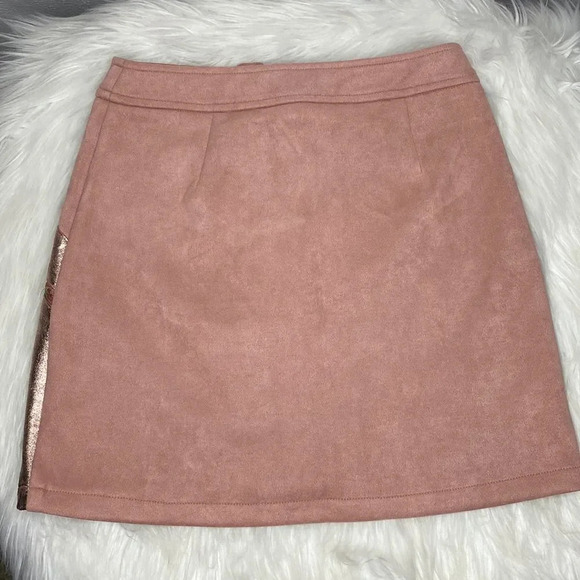 New Wild Honey Dusty Rose Suede Mini Skirt With Contrast Rose Gold Pocke… - Picture 5 of 10